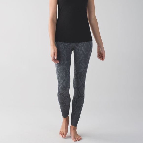 lululemon athletica Pants - Lululemon Athletica Ebb To Street Pant in Heathered Dark Slate